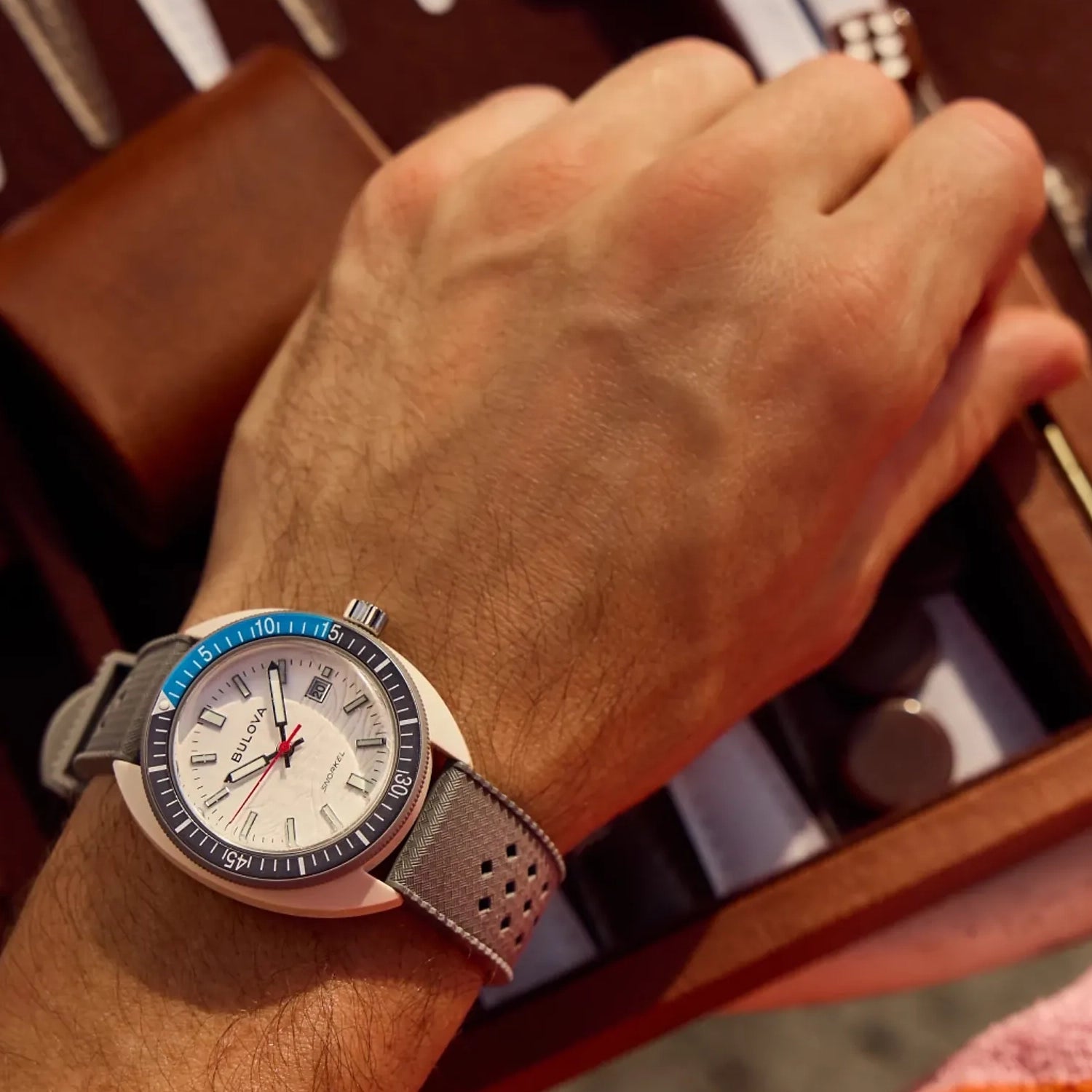 Bulova Snorkel Great White Shark Collection 98B449